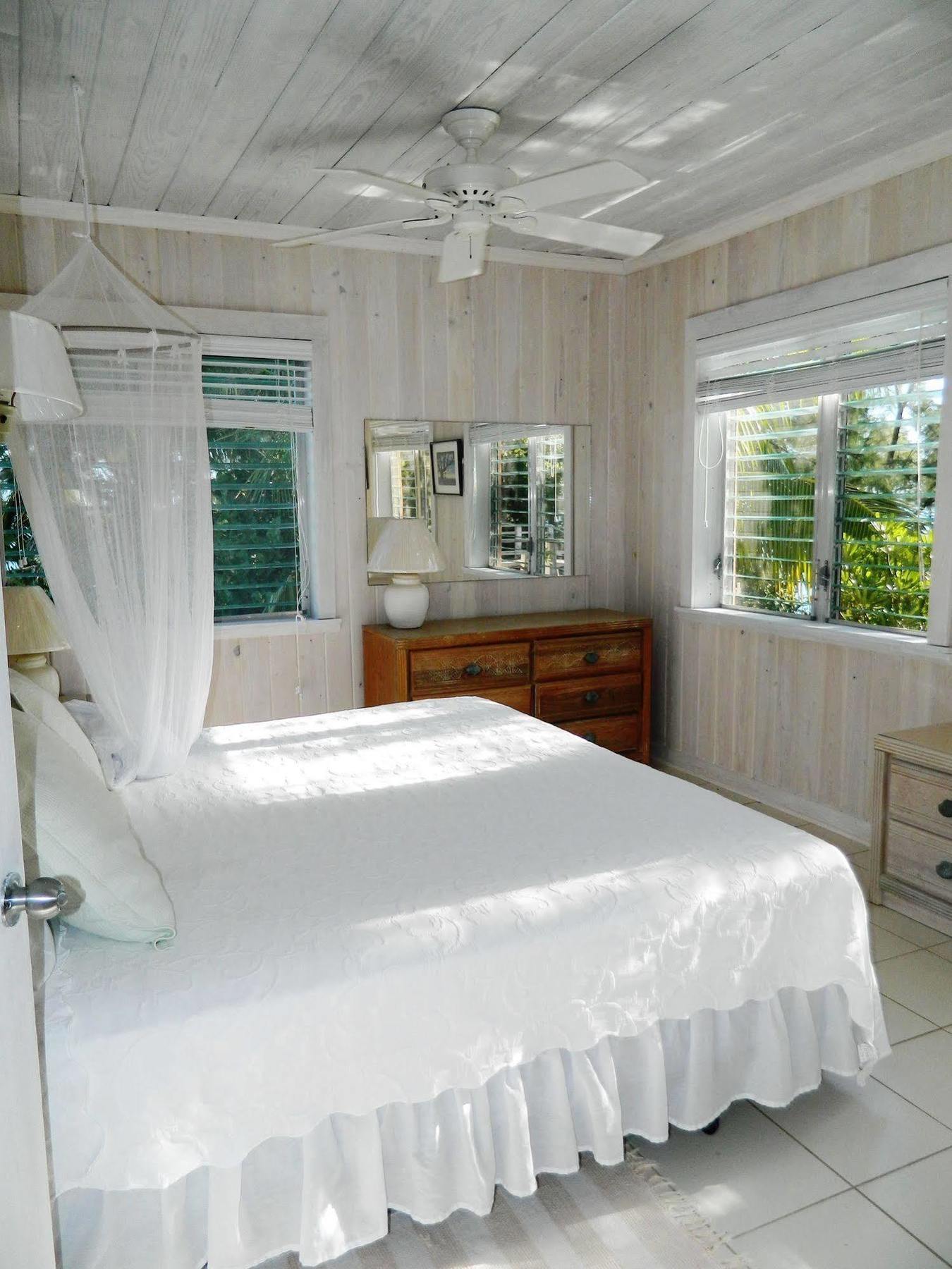 Regatta Point Hotel George Town Bagian luar foto