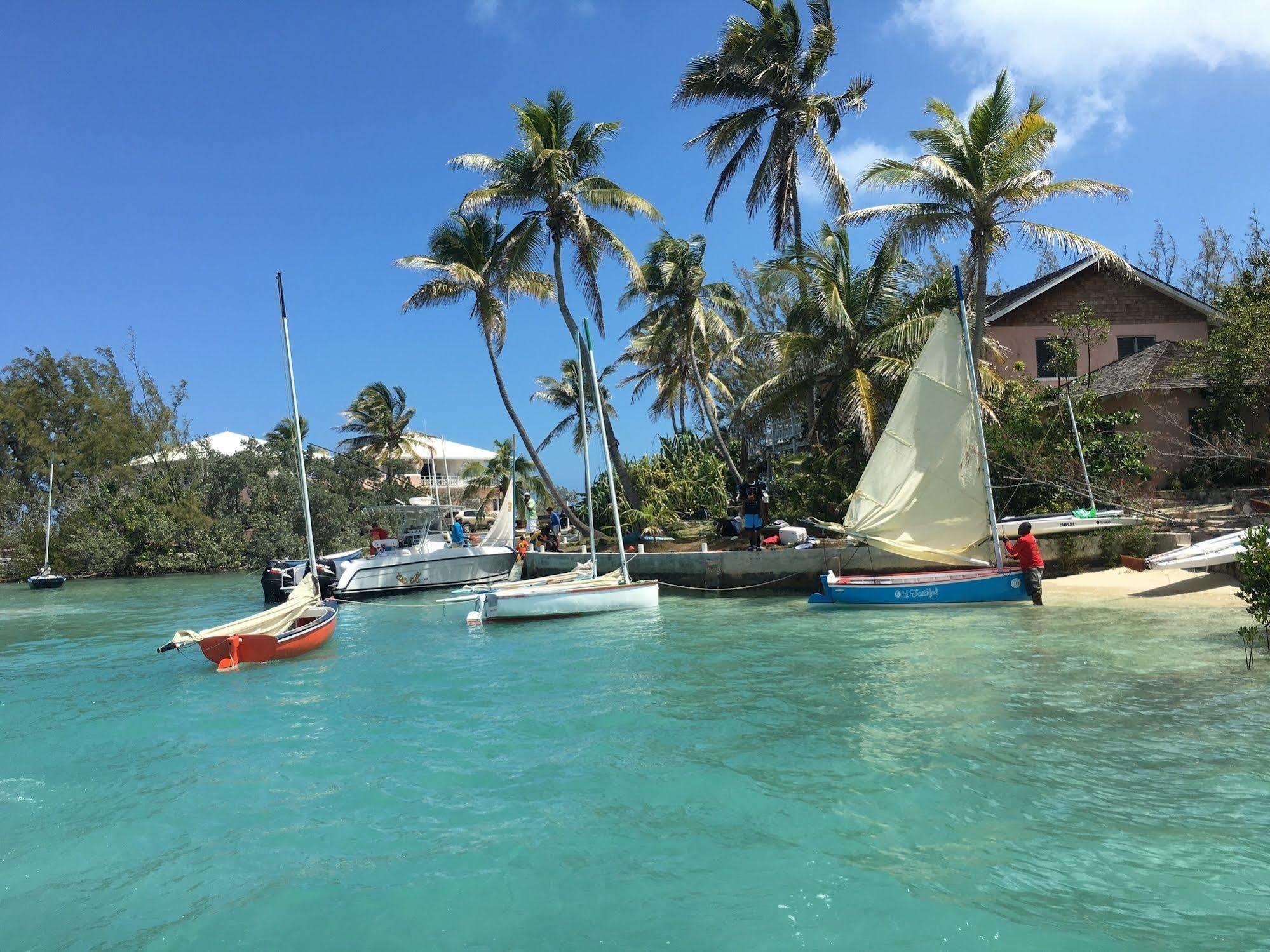 Regatta Point Hotel George Town Bagian luar foto